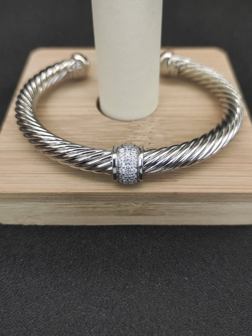 David Yurman 925 Silver Bracelet with Original Pouch - Picture 5 of 6